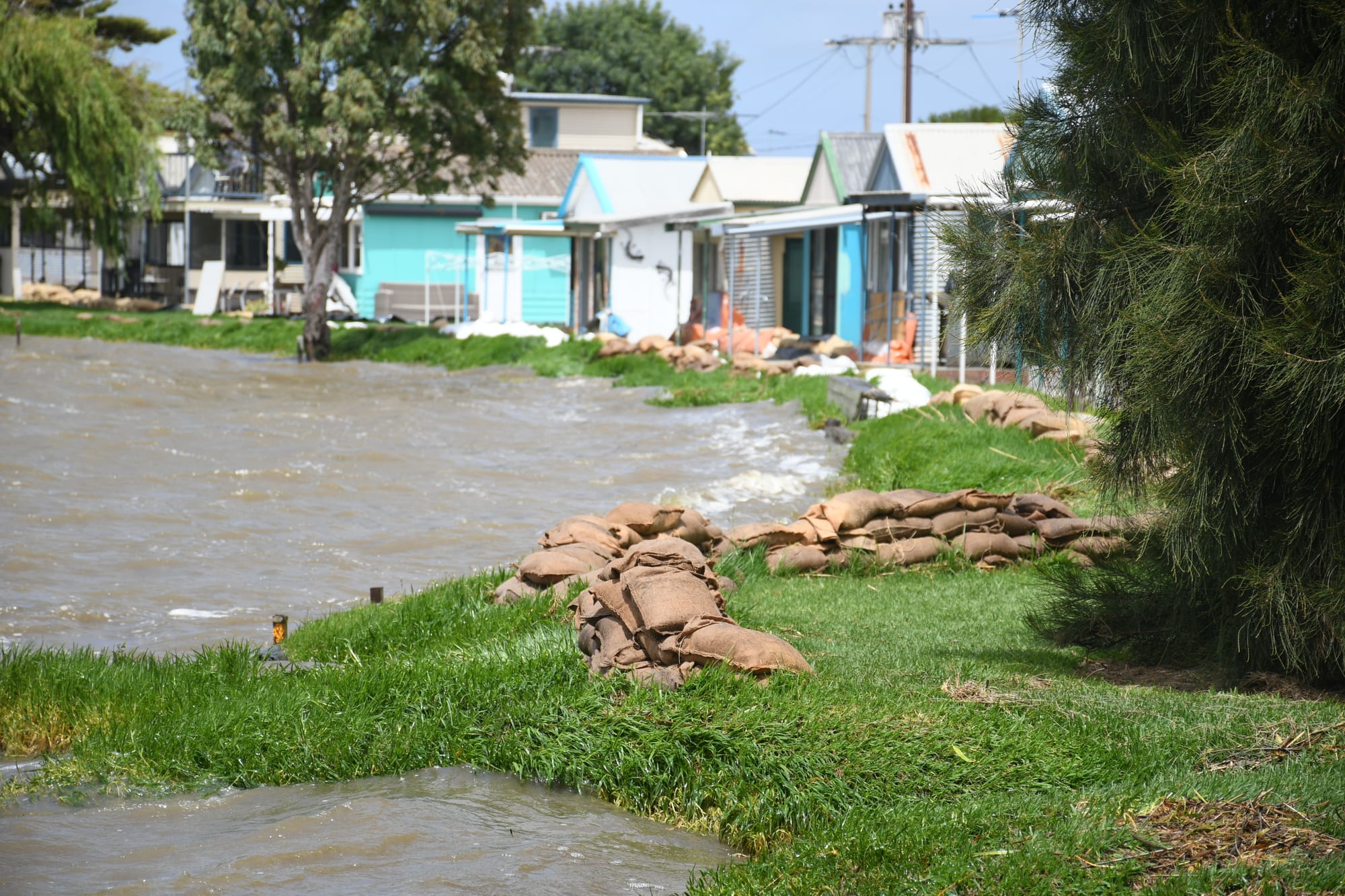 Flood waters rise near Milang