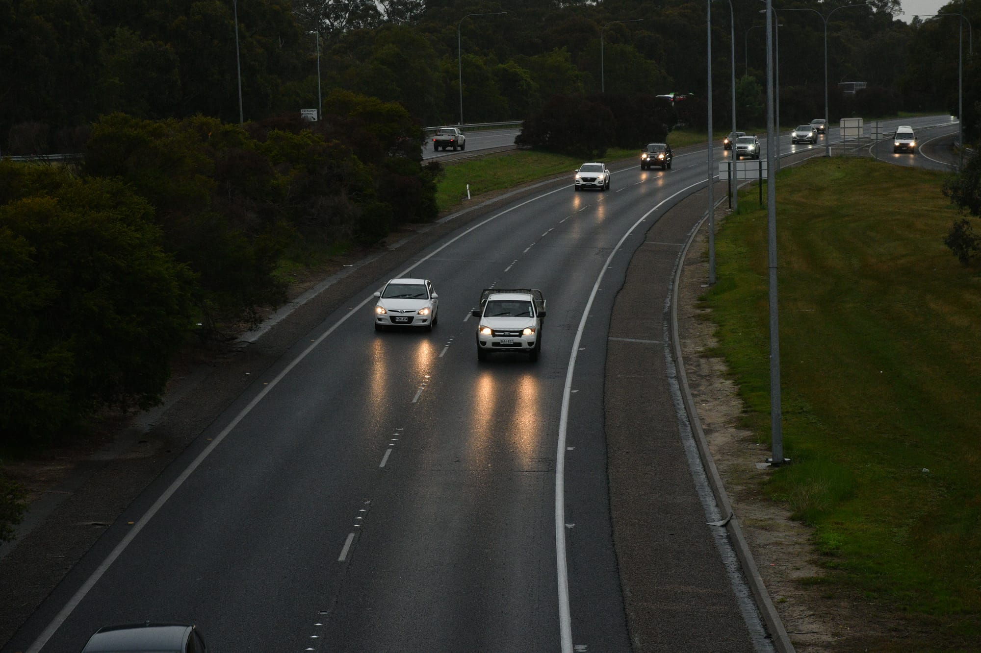 Freeway frustration sparks calls for third lane