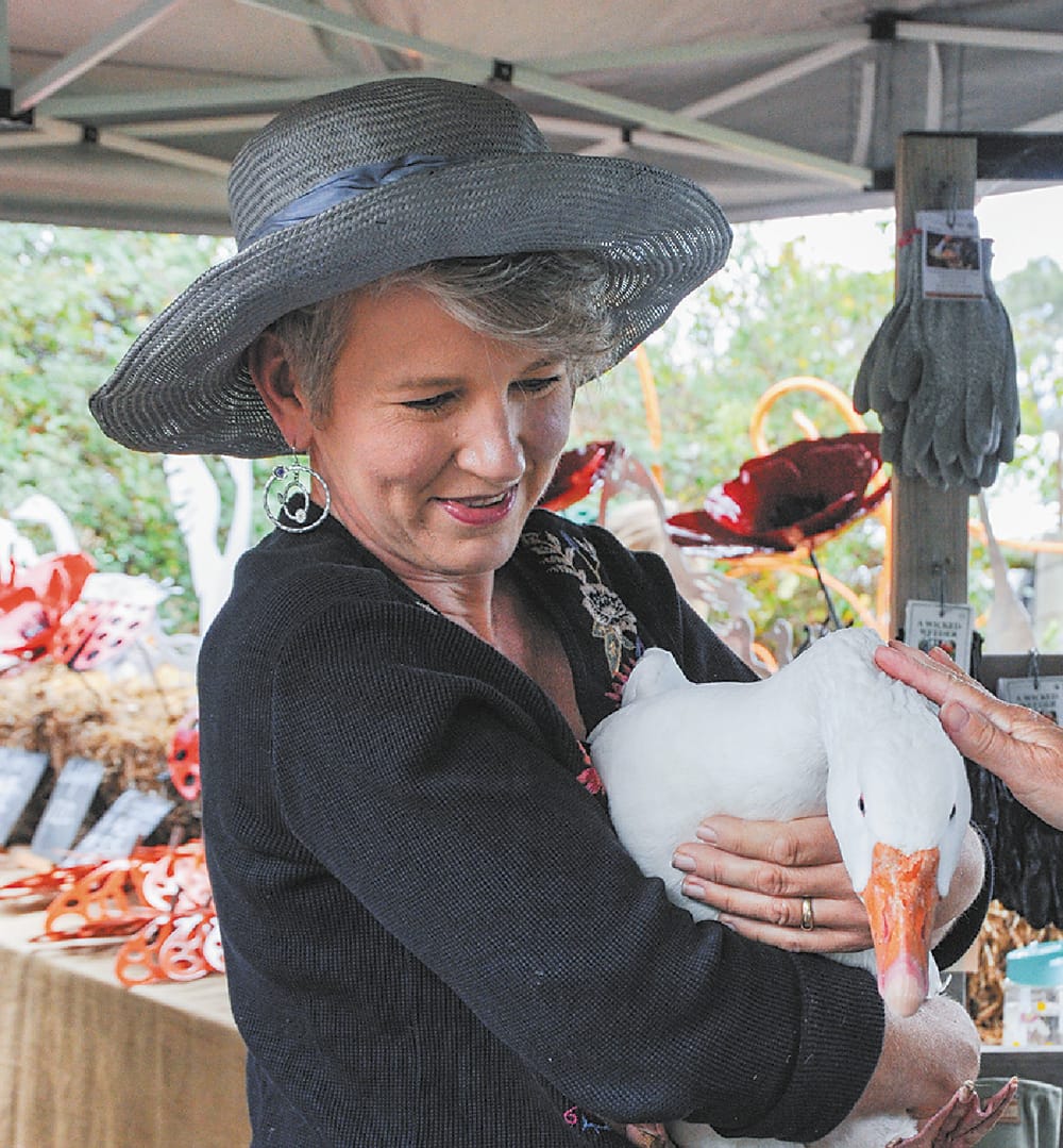 Sophie Thomson set to sell her patch of paradise post image