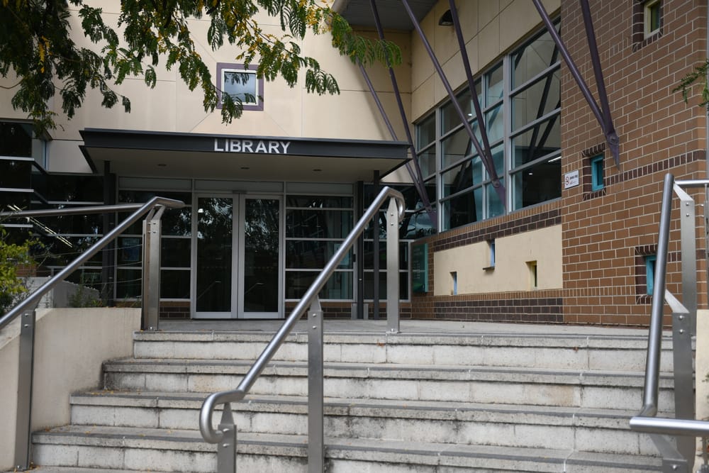 Council to explore keeping library where it is post image