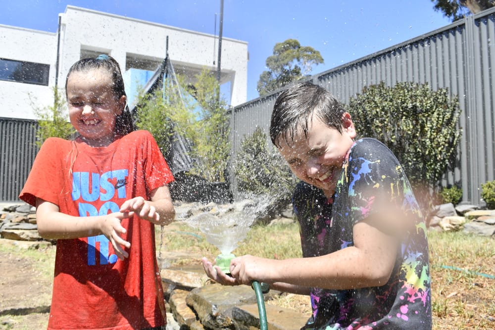 Mercury at a high as heatwave hits post image
