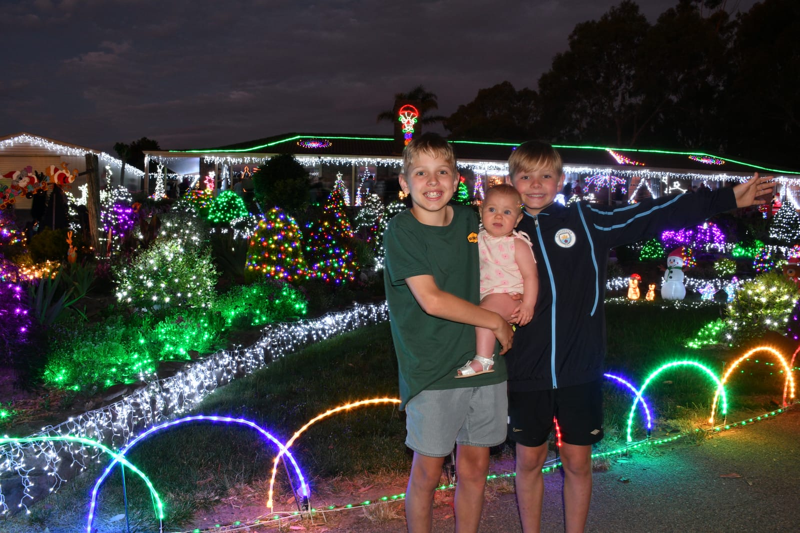 Christmas cheer to end the year post image